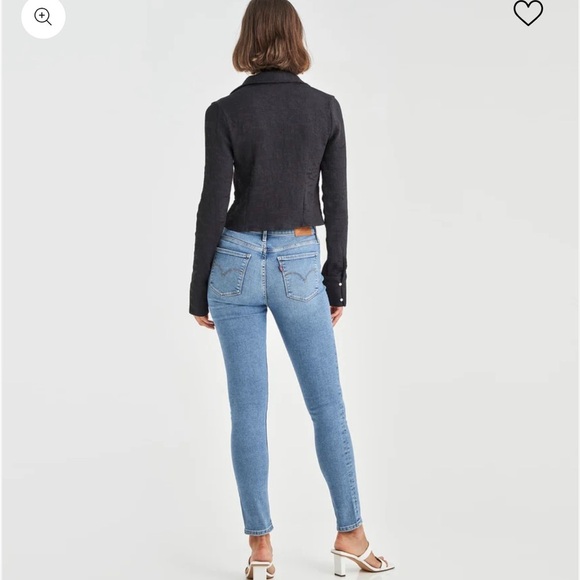 Levi's Women's Mid-Rise Super Skinny Jeans Light Wash Blue Size 4 - Picture 2 of 6